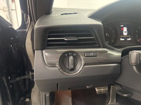 Used 2022 Volkswagen Passat 2.0T R-Line image 17