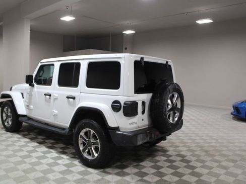 Used 2019 Jeep Wrangler Unlimited Sahara w/ Uconnect 4C Nav & Sound Group image 5