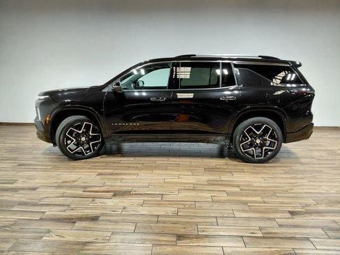 Used 2025 Chevrolet Traverse High Country w/ LPO, Floor Liner Package AWD/4WD image 50
