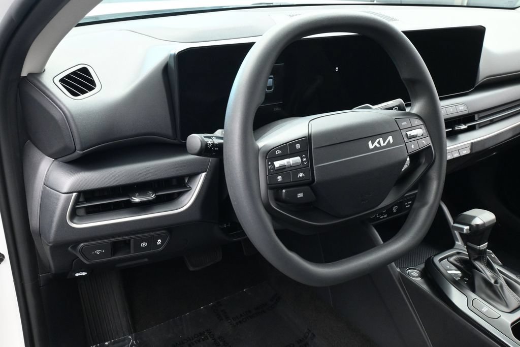 Used 2026 Kia K4 FWD image 15