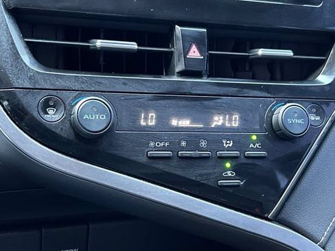 Used 2023 Toyota Camry SE FWD image 21