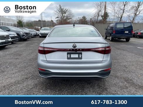 New 2026 Volkswagen Jetta SE image 3