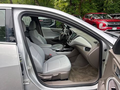 Used 2018 Chevrolet Malibu Hybrid FWD image 35