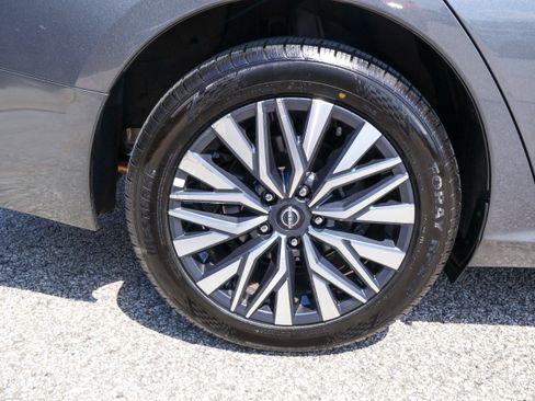 Used 2025 Nissan Altima 2.5 SV FWD image 26