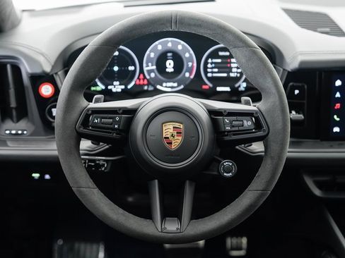 New 2025 Porsche Cayenne GTS image 12