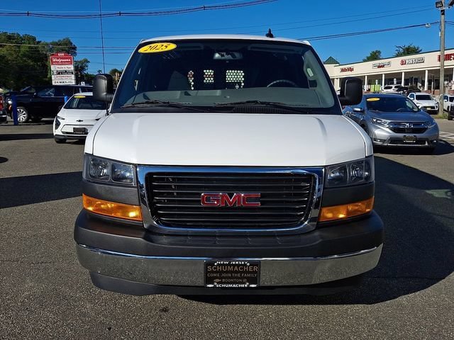 Used 2025 GMC Savana 2500 w/ Driver Convenience Package RWD image 2