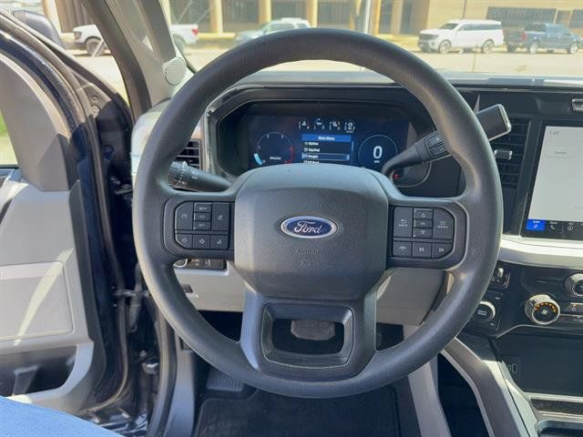 Used 2023 Ford F250 XLT w/ XLT Premium Package AWD/4WD image 12