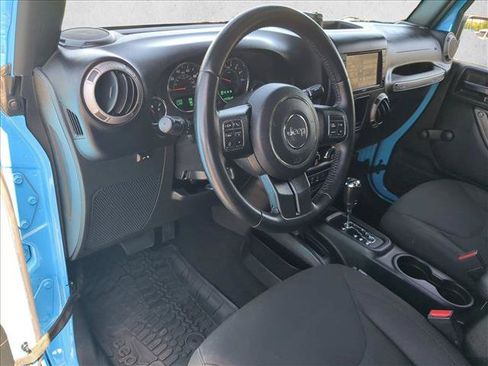 Used 2017 Jeep Wrangler Unlimited Sport w/ Connectivity Group AWD/4WD image 10
