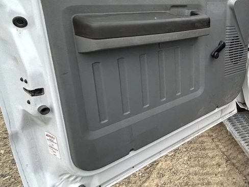 Used 2011 Ford F450 XL w/ High Capacity Trailer Tow Pkg image 6