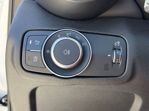 Used 2025 Alfa Romeo Giulia RWD image 16