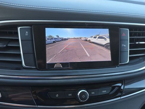 Used 2020 Buick Enclave Essence image 17