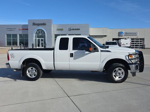 Used 2015 Ford F250 XLT image 4