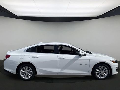 Used 2025 Chevrolet Malibu LT image 4