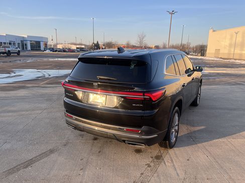 Used 2025 Buick Enclave Preferred image 6