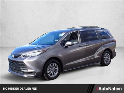 Used 2022 Toyota Sienna LE