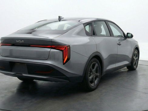 Used 2025 Kia K4 LXS image 9