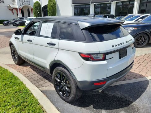 Used 2018 Land Rover Range Rover Evoque SE image 4