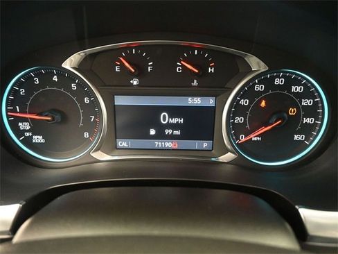 Used 2020 Chevrolet Traverse LT w/ Driver Confidence II Package image 38