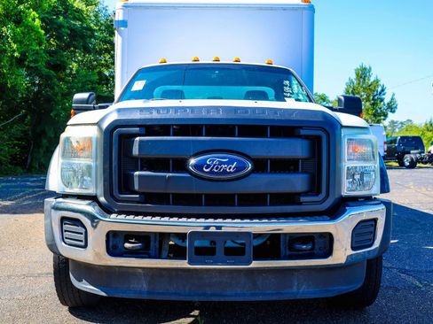 Used 2015 Ford F550 2WD Regular Cab Super Duty image 13
