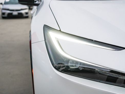 New 2026 Toyota Prius Plug-In Hybrid FWD image 11