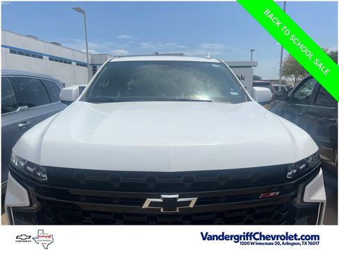 Used 2023 Chevrolet Suburban Z71 AWD/4WD image 2