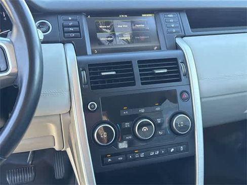 Used 2016 Land Rover Discovery Sport SE image 23