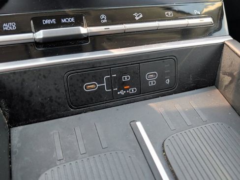 Used 2024 Hyundai Santa Fe SEL FWD image 26