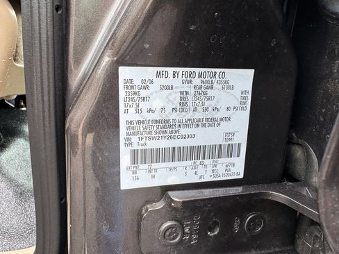 Used 2006 Ford F250 XL AWD/4WD image 25