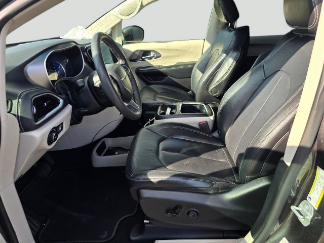 Used 2022 Chrysler Pacifica Touring-L FWD image 19