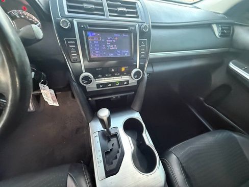Used 2012 Toyota Camry SE image 16
