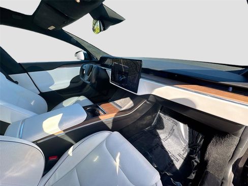 Used 2022 Tesla Model S Plaid image 30