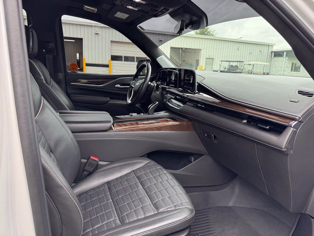 Certified 2023 Cadillac Escalade Sport Platinum w/ LPO, ONYX Package AWD/4WD image 35