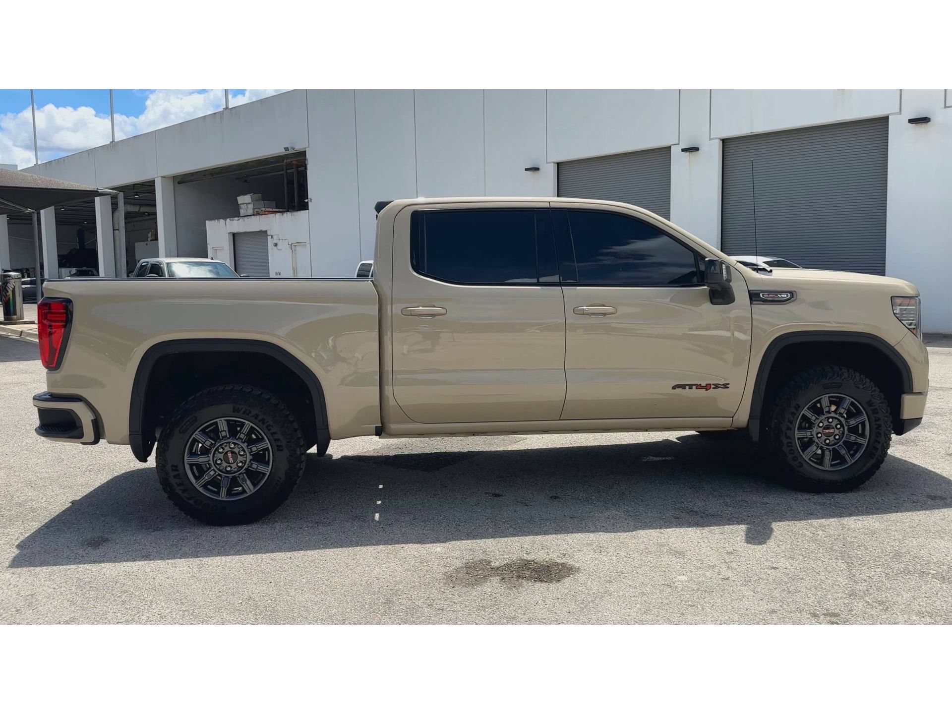 Certified 2022 GMC Sierra 1500 AT4X AWD/4WD image 9