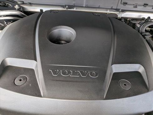 Used 2016 Volvo XC90 T6 Momentum image 25