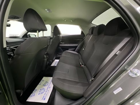 Used 2025 Hyundai Elantra SE FWD image 25