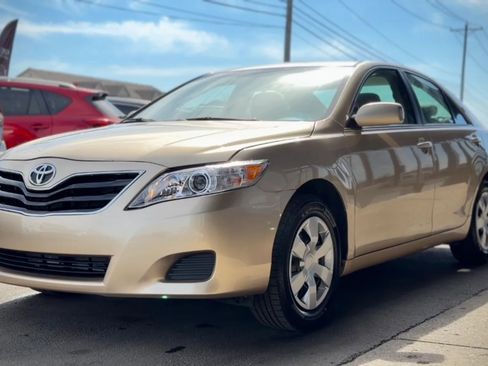 Used 2011 Toyota Camry FWD image 5
