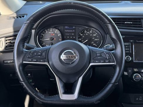 Used 2020 Nissan Rogue SV image 13