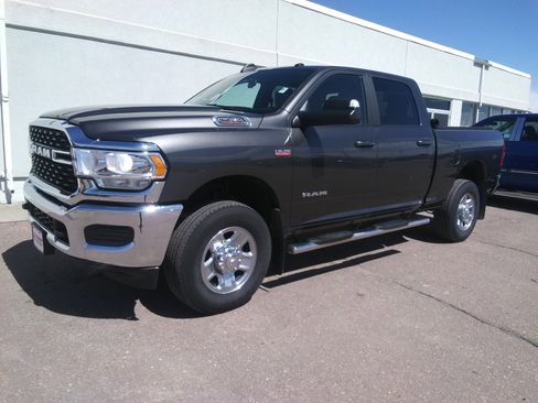 Used 2022 RAM 2500 Big Horn w/ Protection Group AWD/4WD image 2