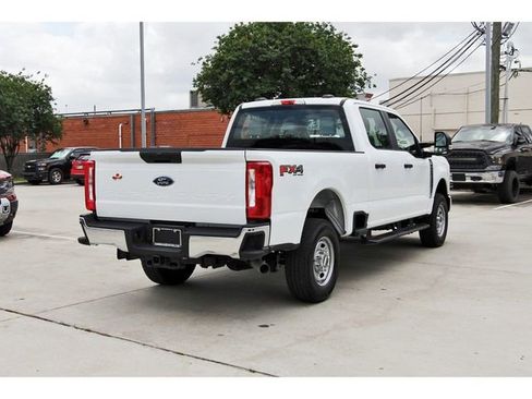 Used 2025 Ford F250 XL w/ FX4 Off-Road Package image 4