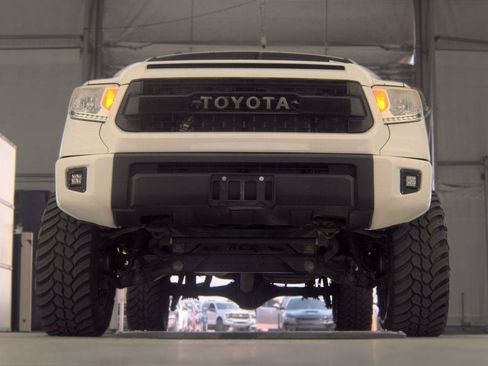 Used 2017 Toyota Tundra SR5 w/ SR5 Upgrade Package AWD/4WD image 3