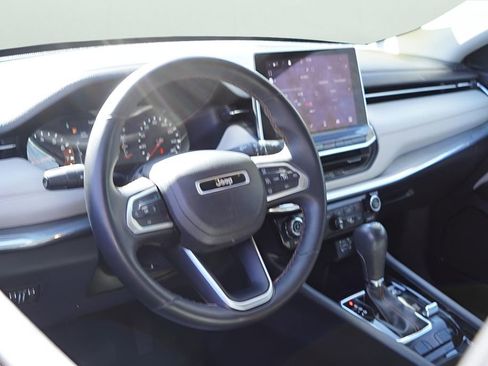 Used 2022 Jeep Compass Limited image 12