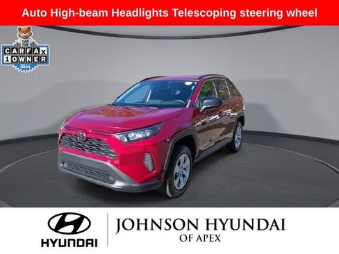 Used 2020 Toyota RAV4 LE image 4