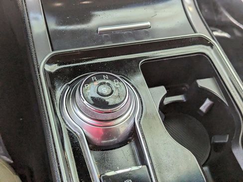 Used 2019 Ford Edge SE w/ SE Fleet Driver's Package image 26