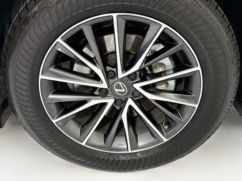 Certified 2026 Lexus NX 350h AWD w/ Accessory Package (2T) image 32