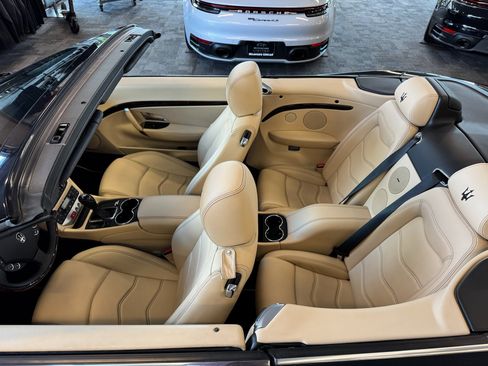 Used 2014 Maserati GranTurismo Convertible image 28
