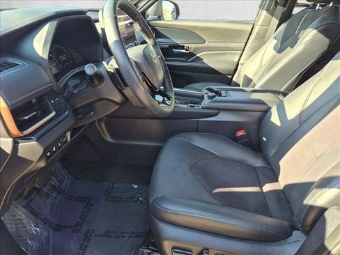 Used 2025 Toyota Grand Highlander AWD Hybrid image 11