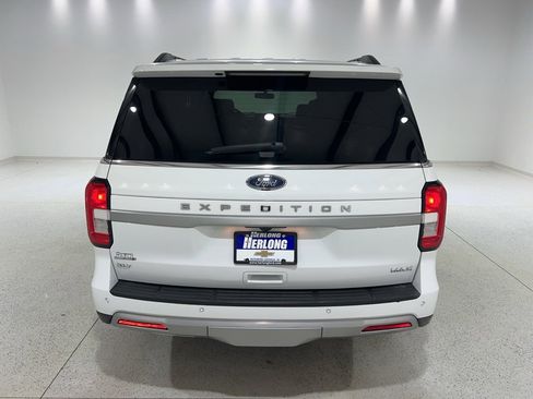 Used 2024 Ford Expedition Max XLT image 4