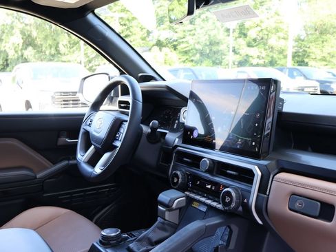 Used 2026 Toyota 4Runner Limited AWD/4WD image 40