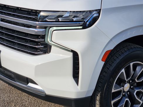 Used 2021 Chevrolet Suburban LT image 9