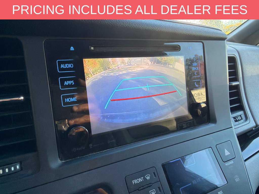 Used 2016 Toyota Sienna XLE Premium FWD image 14